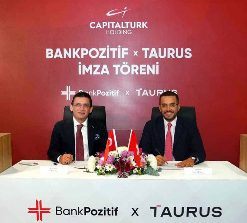 Еркан Корк от BankPozitif (вляво) и Ламин Брахими от Taurus. Източник LinkedIn