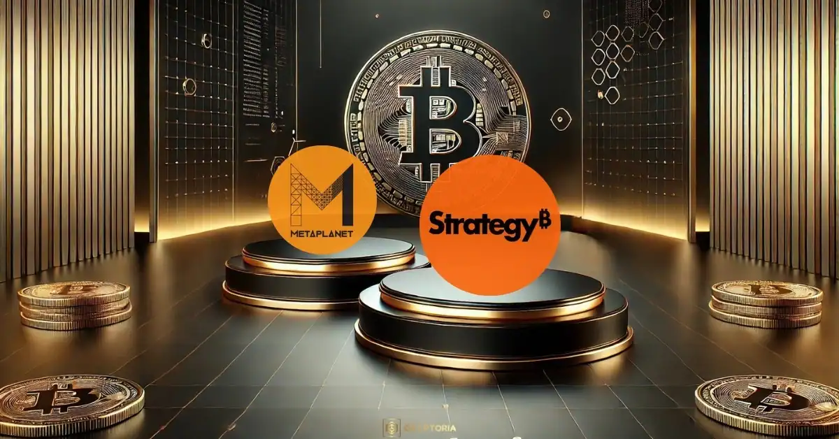 Strategy и Metaplanet Отново Закупиха Биткойн 21.04.25 Логата на Strategy и Metaplanet върху златни подиуми пред голям символ на Биткойн, визуализиращи нови корпоративни покупки на BTC.